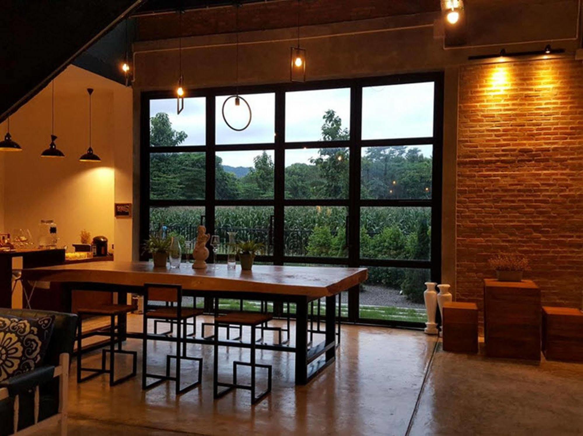 Hotel Manonnee à Chiang Rai Extérieur photo
