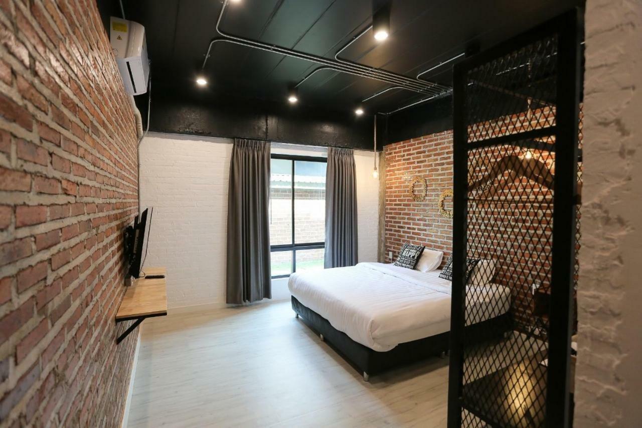 Hotel Manonnee à Chiang Rai Extérieur photo