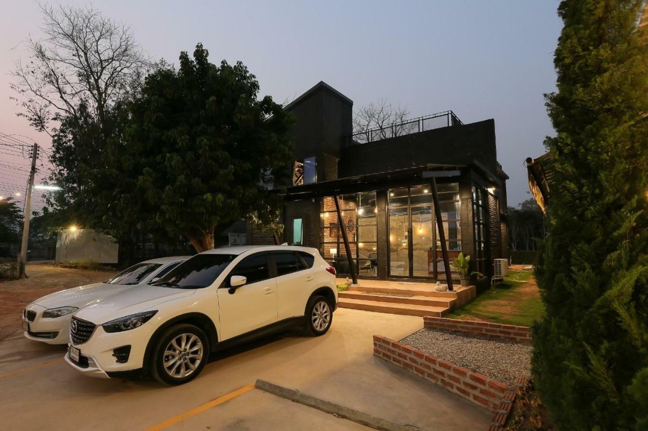 Hotel Manonnee à Chiang Rai Extérieur photo